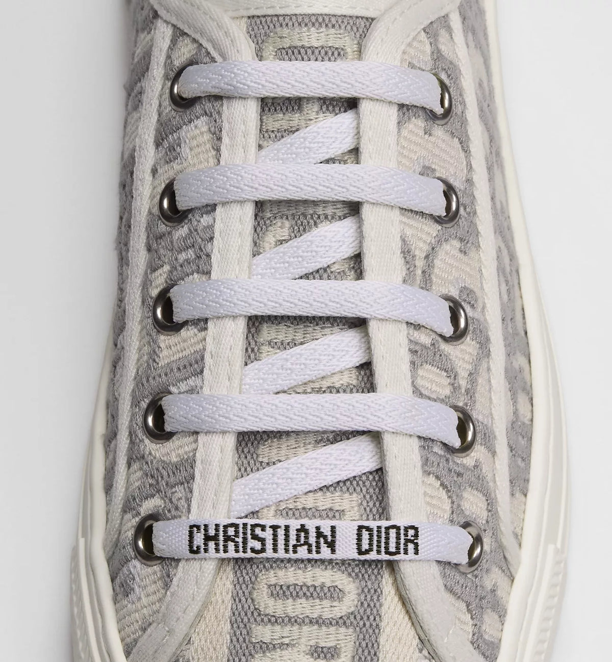 Woman sneaker